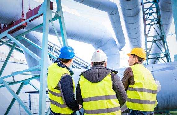 Preparing bitumen ore from the mine for separation in primary extraction is complex.